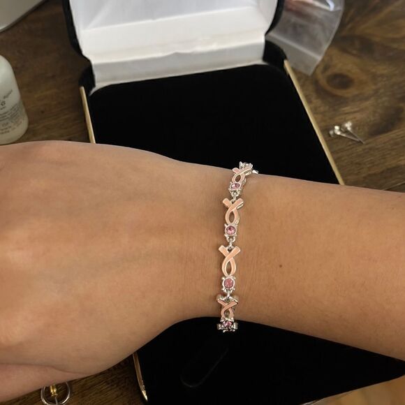 Avon breast cancer awareness silver tone bracelet - Picture 1 of 3